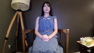 爱的供养 何晟铭美乳星子第一次跟男友以外的人做愛，無奈男生陽具太大數度噎到